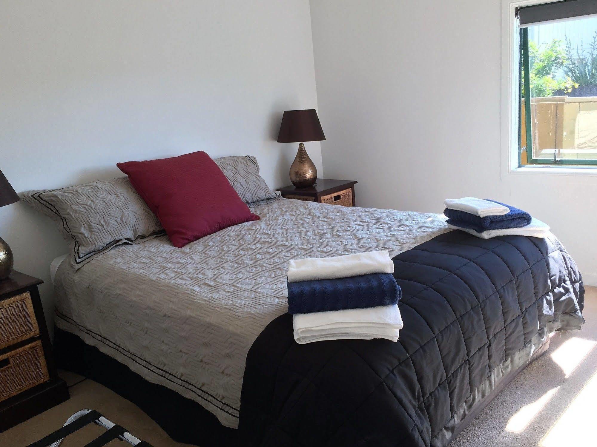 Lakeside City Apartments - Penthouse And Studio روتوروا المظهر الخارجي الصورة