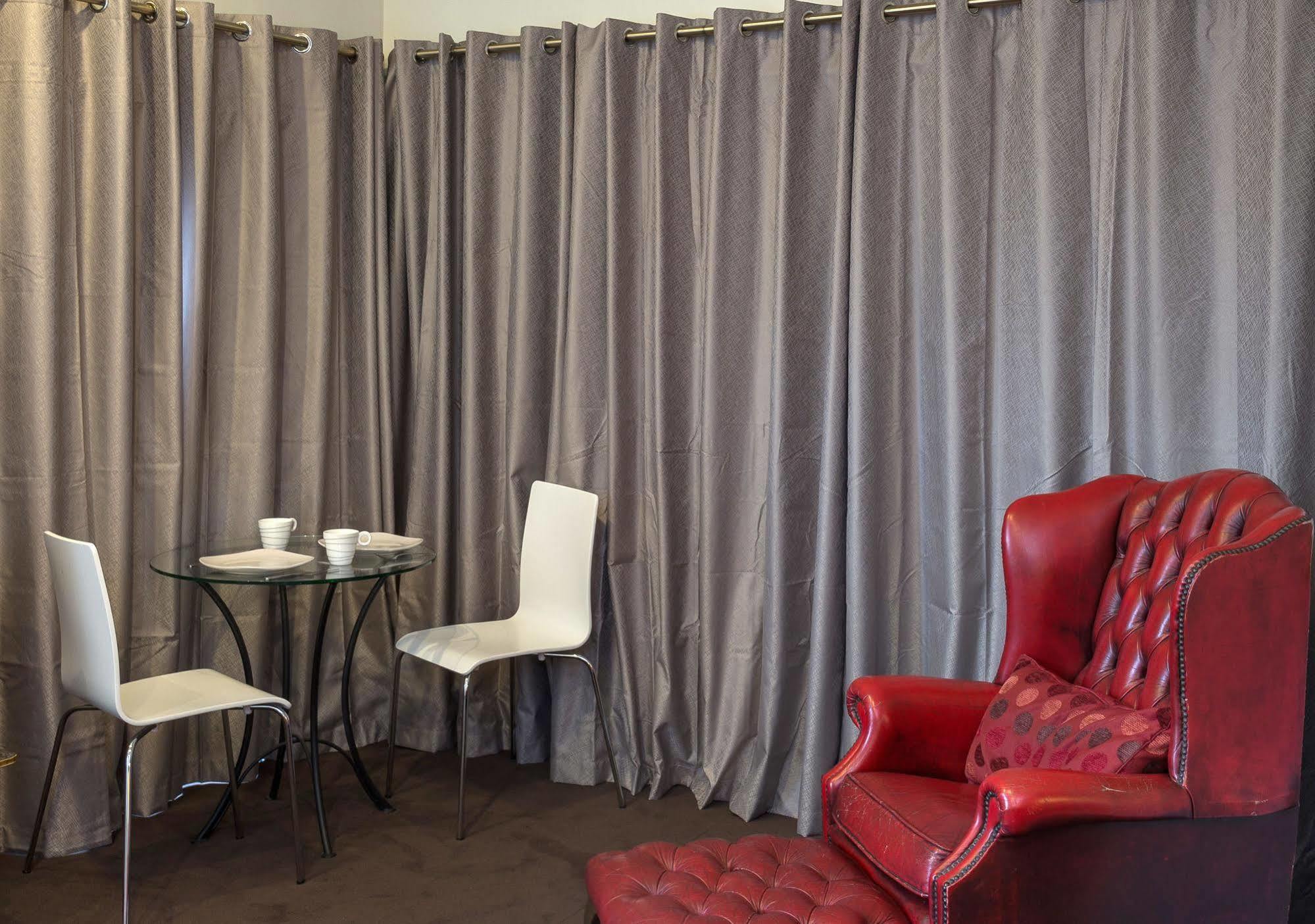 Lakeside City Apartments - Penthouse And Studio روتوروا المظهر الخارجي الصورة
