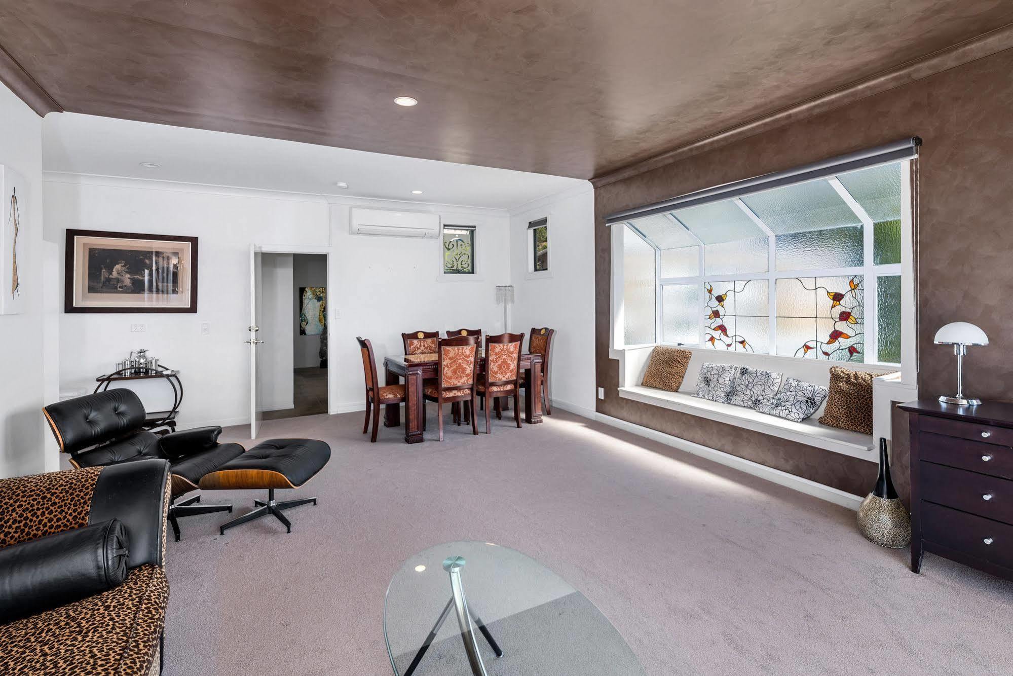 Lakeside City Apartments - Penthouse And Studio روتوروا المظهر الخارجي الصورة